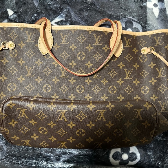 Louis Vuitton never full - Picture 1 of 11